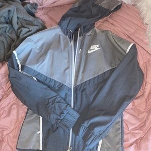 Nike Women Bonded Windrunner size XS